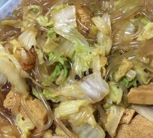 粉条豆腐白菜怎么炒
，冻豆腐炒圆白菜粉条怎么做好吃？图2