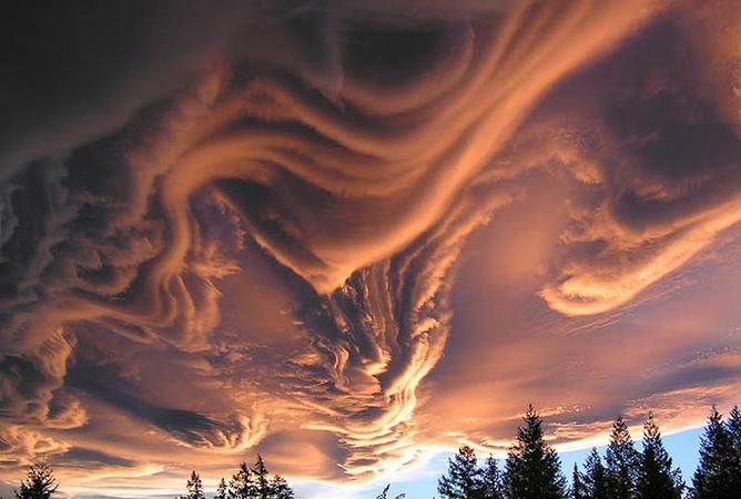 盘点自然界的十大奇异云彩
，描写彩云的句子有哪些？图1