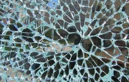钢化玻璃自爆原因以及解决方法
，钢化玻璃自爆原因以及解决方法？图1