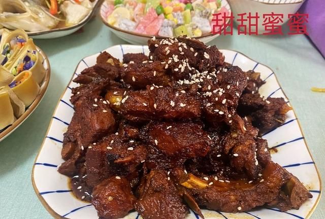 春节菜单食谱
，年夜饭菜谱十六个菜春节过年吃什么不用愁了？图10