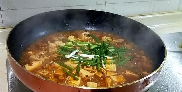 豆腐怎么炒出来才好吃
，腊豆腐怎么炒好吃？图10