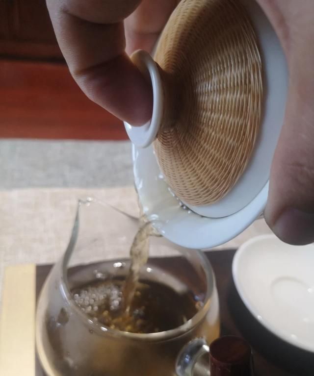 普洱茶生茶的泡法
，普洱生茶饼的冲泡方法？图8