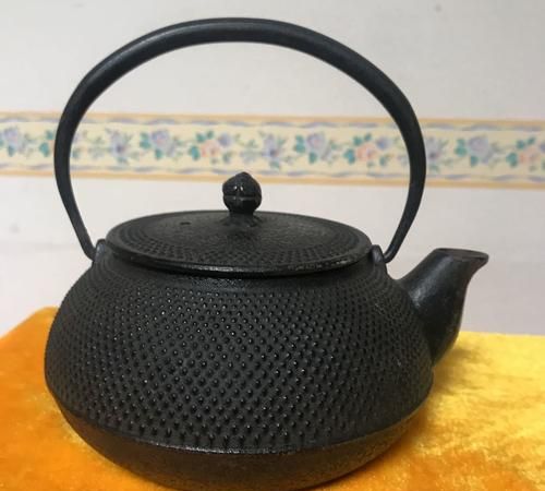 铸铁茶壶的好处和危害
，铸铁茶壶的好处和坏处？图2