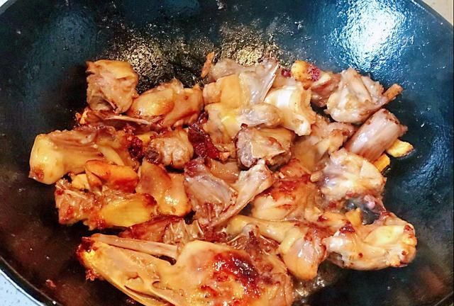 泡姜炒鸭肉怎么做好吃吗
，鸭肉焖什么比较好吃？图6